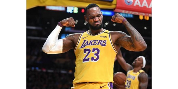 LeBron James e Los Angeles Lakers hanno ancora l'ultimo anno di contratto